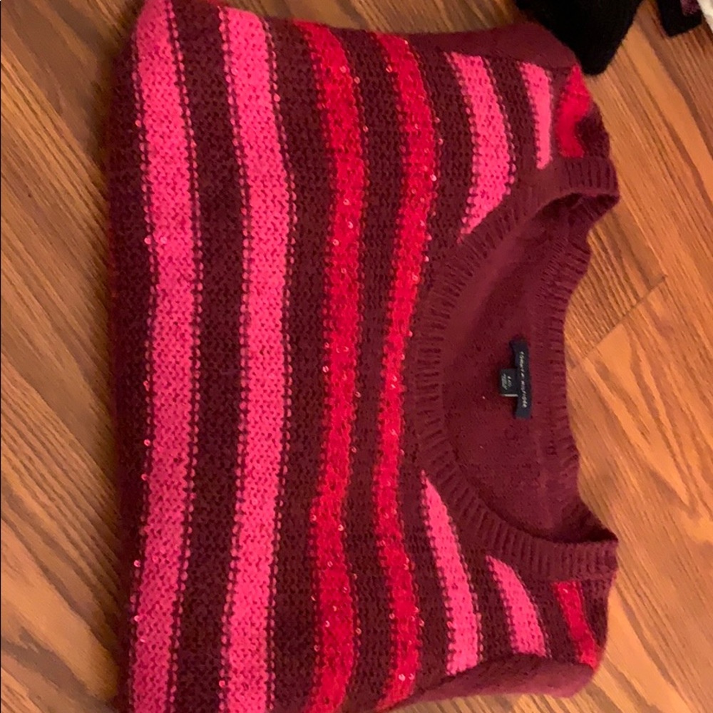 Tommy hilfger sweater perfect for fall